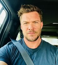 How Tall Is Alan Ritchson 