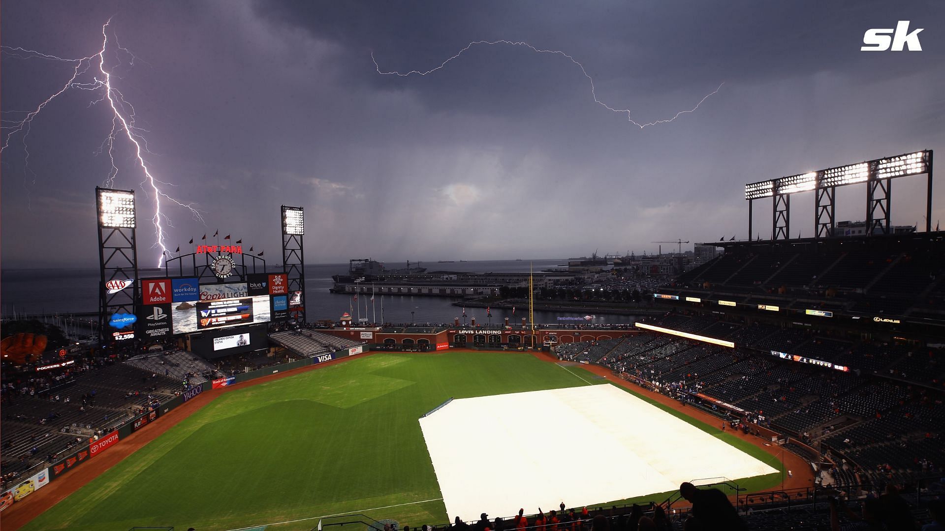 Fact Check: Was former MLB player Red Murray struck by lightning during a game? Unbelievable 1909 incident explored