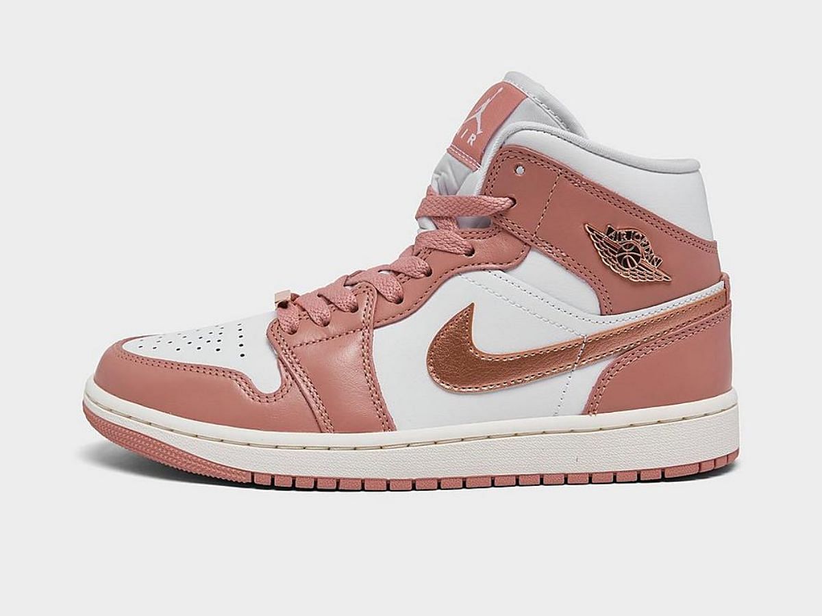 Women&#039;s Air Jordan Retro 1 Mid SE Casual Shoes (Image via Nike)