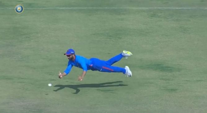 [Watch] Mumbai captain Ajinkya Rahane runs out Baroda skipper Krunal Pandya with a brilliant throw in SMAT quarterfinal
