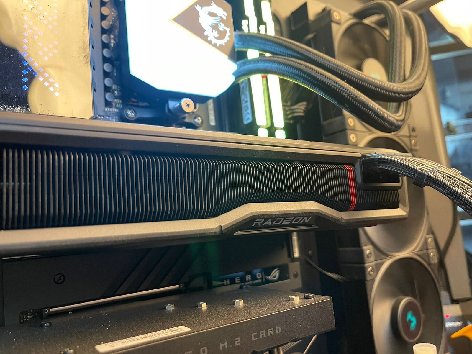 Radeon RX 7800XT on the test bench (Image via Sportskeeda)