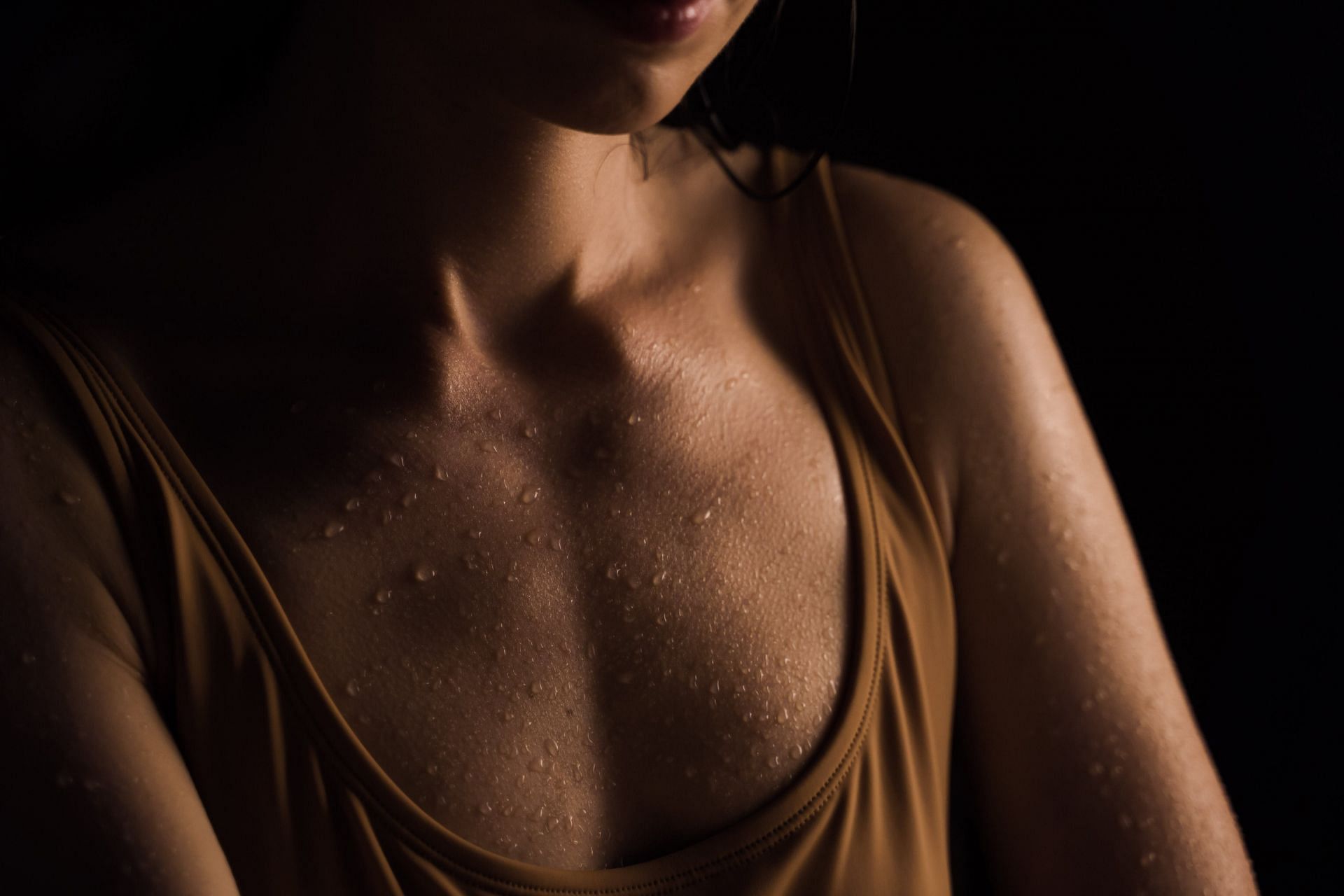 Sweating as as a reason for craving salty foods (image sourced via Pexels / Photo by Ron)