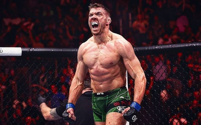 "A fumble has never looked this good" - Dricus Du Plessis reacts to UFC 297 title fight booking against Sean Strickland