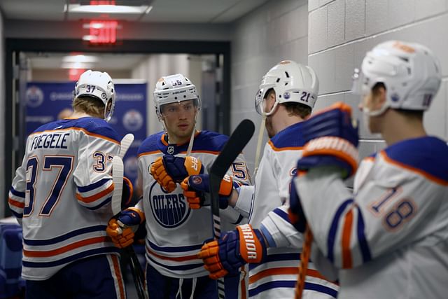 Edmonton Oilers v Philadelphia Flyers