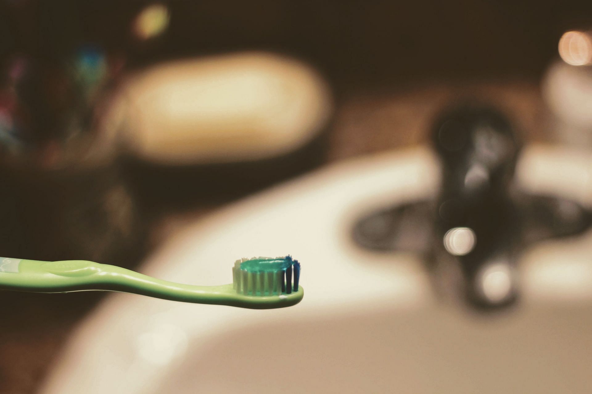 Peanut toothpaste (Image via Unsplash/Joshua)