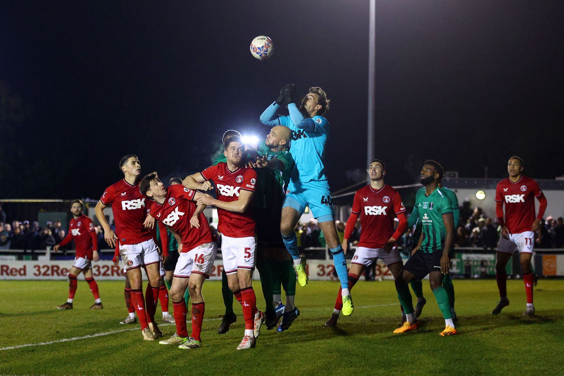 The Gillingham-Charlton Clash: Expert Prediction and Betting Tips