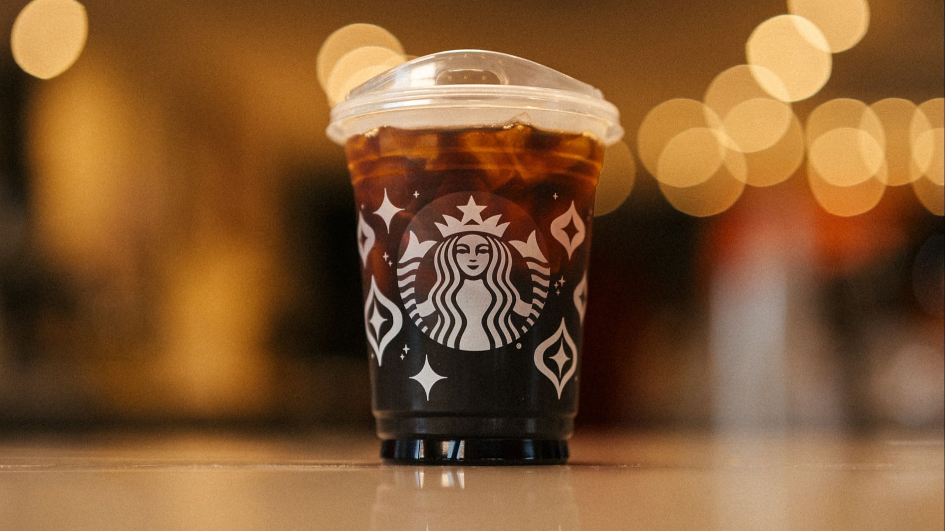 Frosted Bauble (Image via Starbucks)