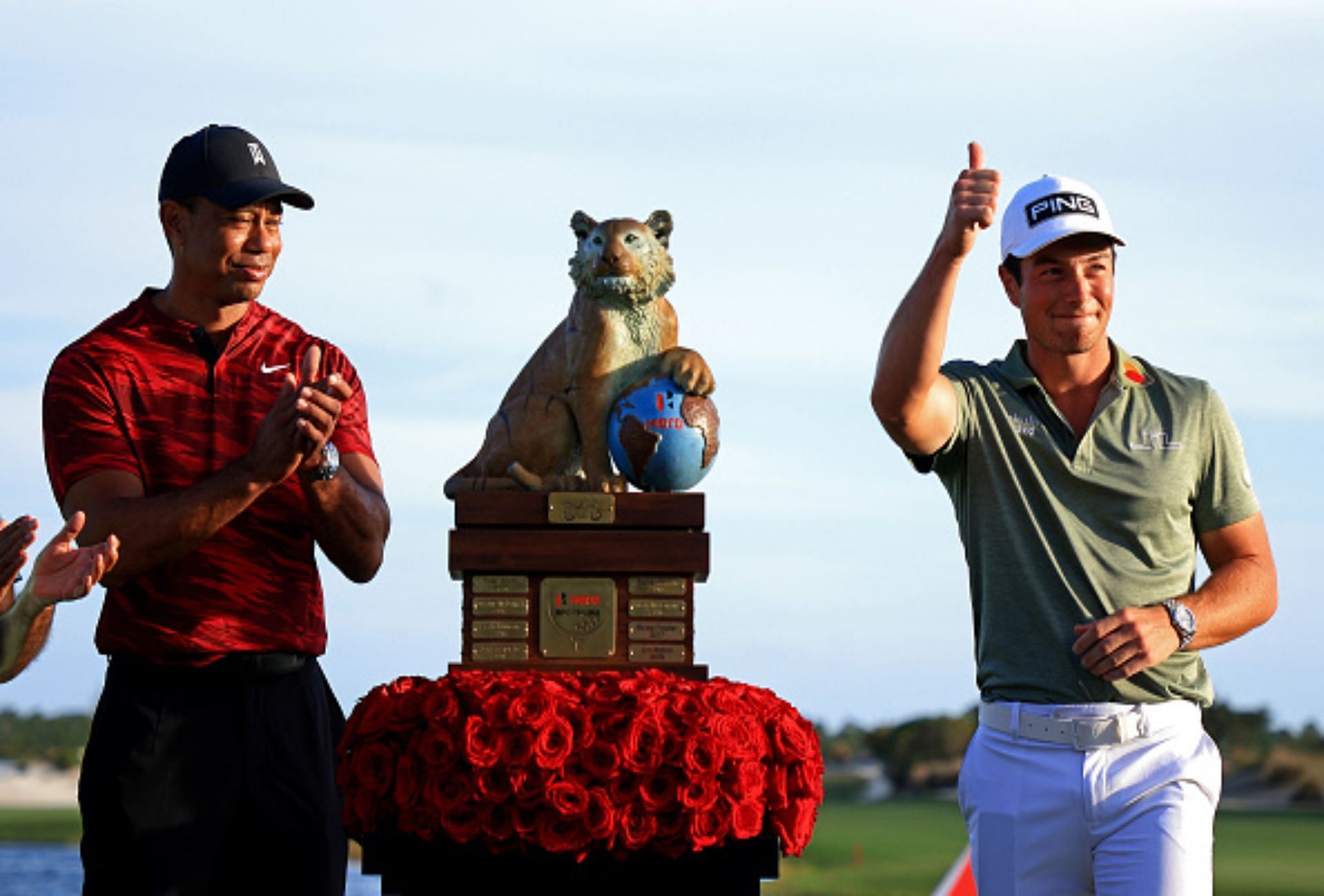 Tiger Woods and Viktor Hovland (Image via Getty),