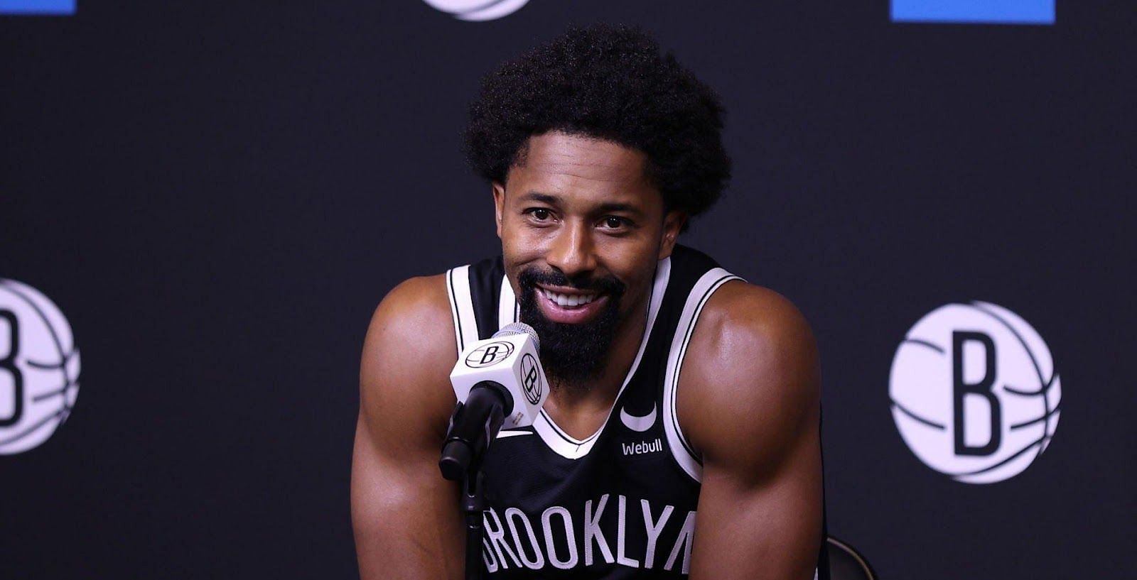 How tall is Spencer Dinwiddie?