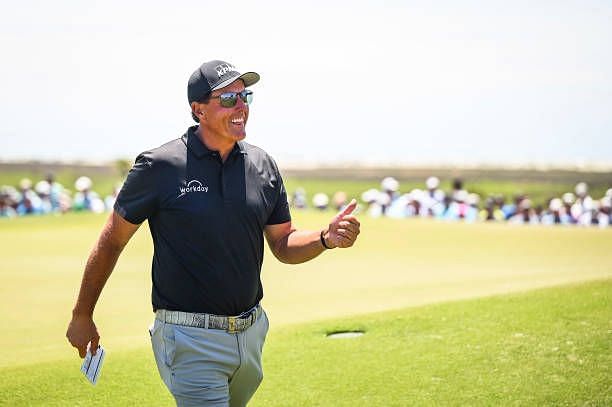 How much weight has Phil Mickelson Lost?