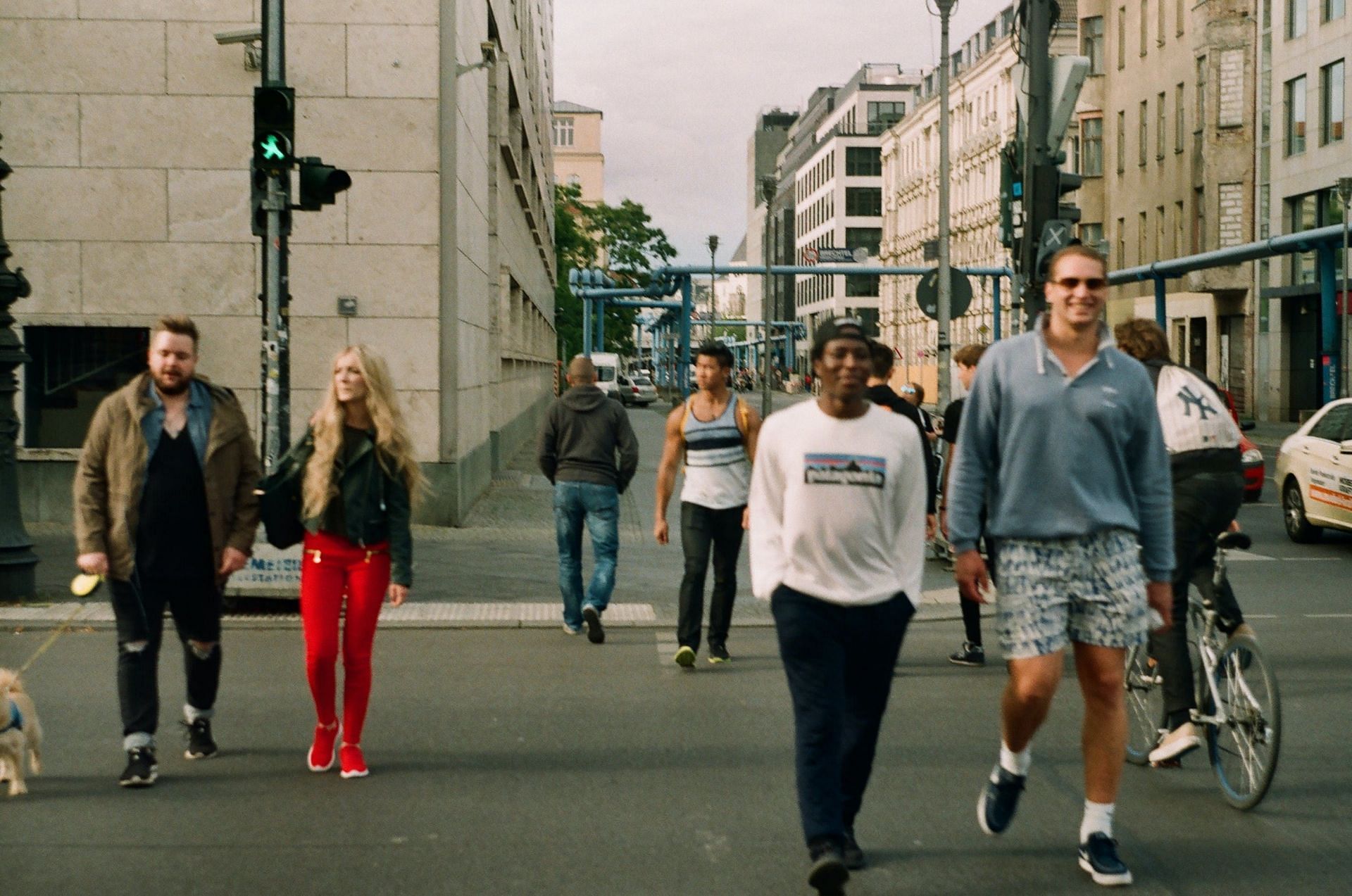 Importance of taking a walk after eating (image sourced via Pexels / Photo by Darya)