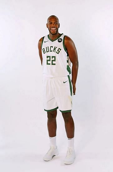 How tall is Khris Middleton?