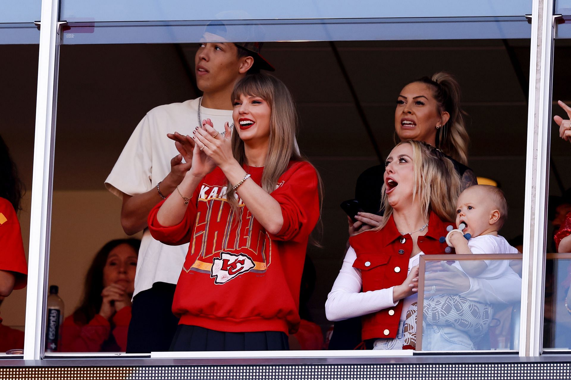 Taylor Swift supporting Travis Kelce from the stands