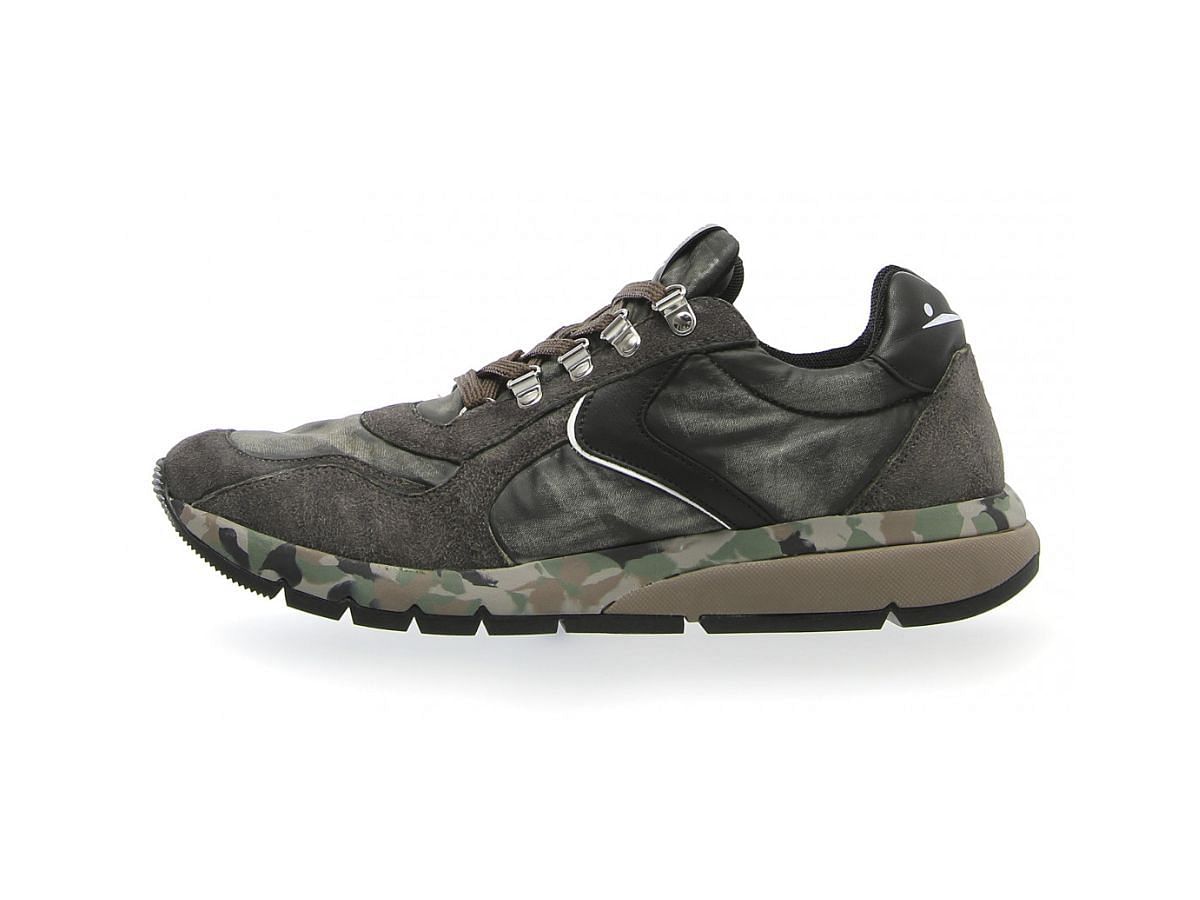 Voile Blanche Lenny Hook - Sneakers - Military/Black (Image via Voile Blanche website)