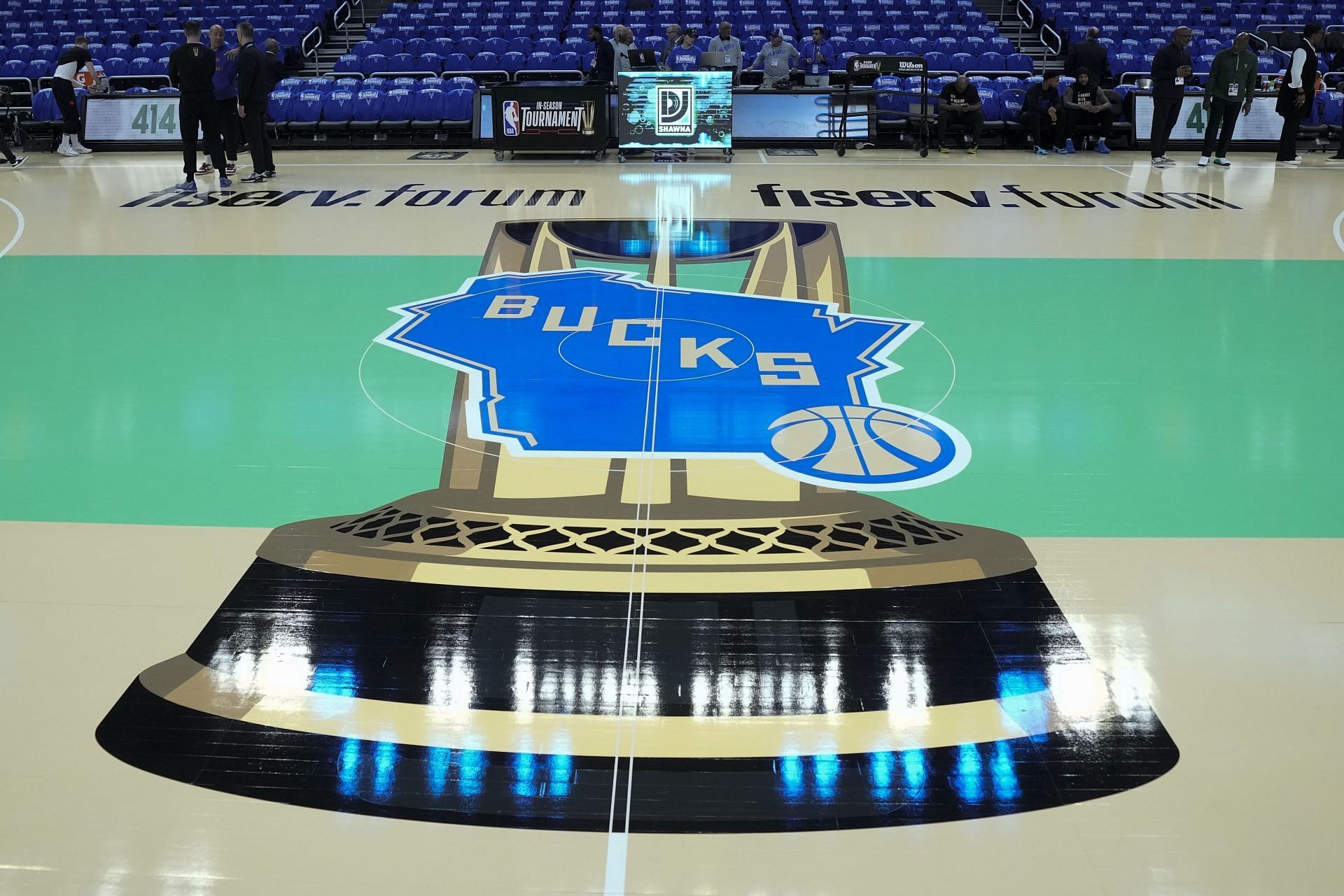 Court is underneath hell tier: Fans destroy Milwaukee Bucks' new court for  NBA In-Season Tournament vs. New York Knicks