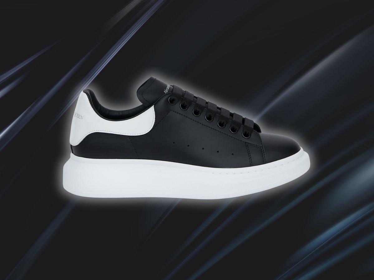 Alexander McQueen Oversized Sneaker &lsquo;Black White&rsquo; WMNS (Image via official website)