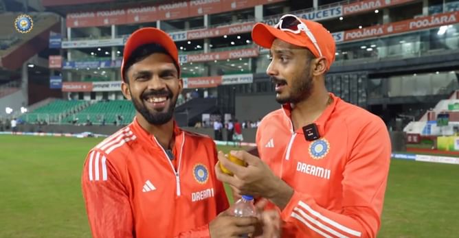 [Watch] Axar Patel plays distractor as Ruturaj Gaikwad tries to deliver IND vs AUS 2nd T20I match report in 60 seconds