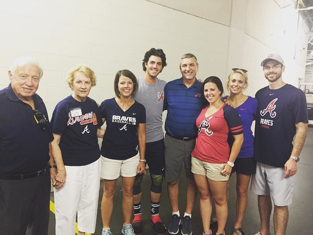 Dansby Swanson with his Parents (on both sides with him in the middle), Source:- Instagram, @dansbyswanson