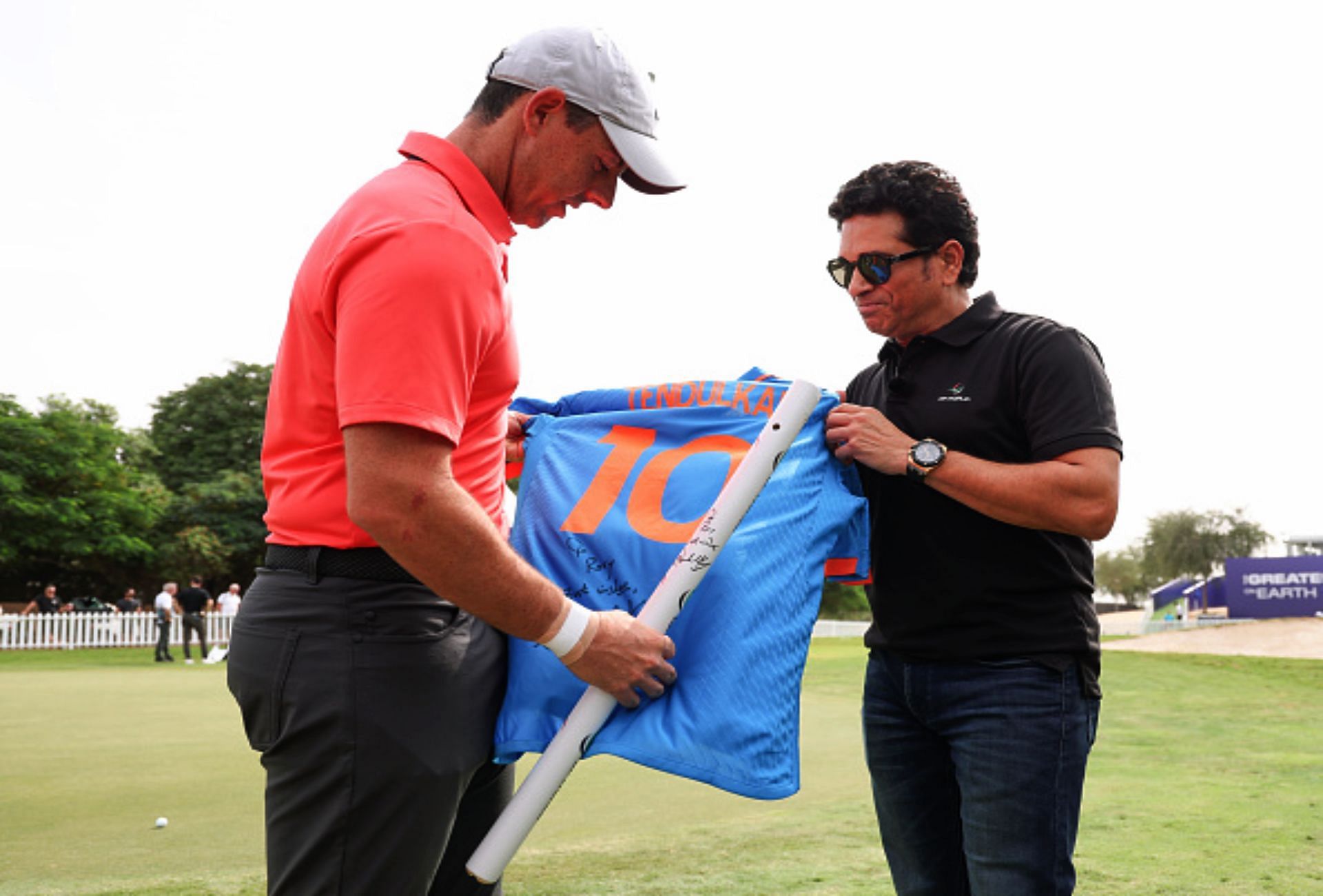 Rory McIlroy and Sachin Tendulkar (Image via Getty).