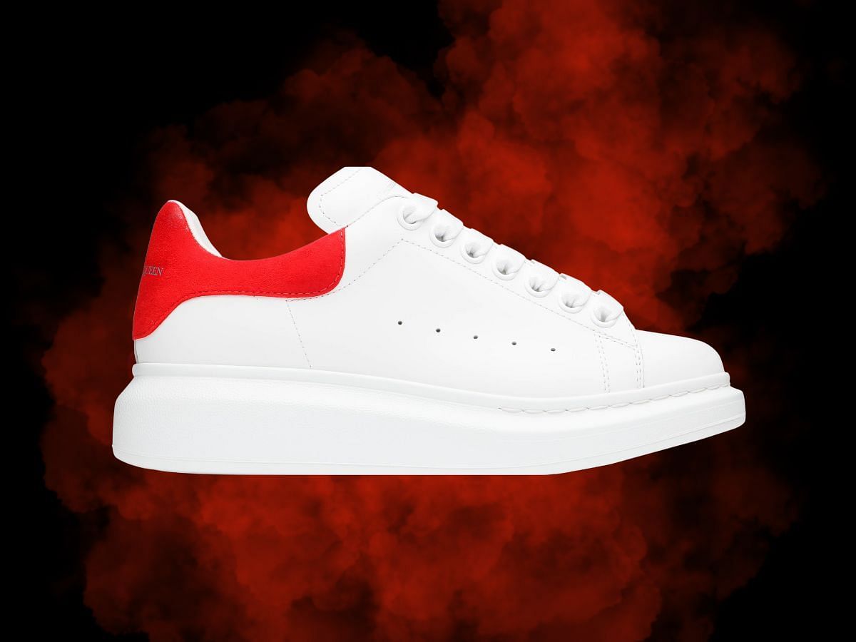 Alexander McQueen Oversized Sneaker &#039;Lush Red&#039; (WMNS) (Image via official website)