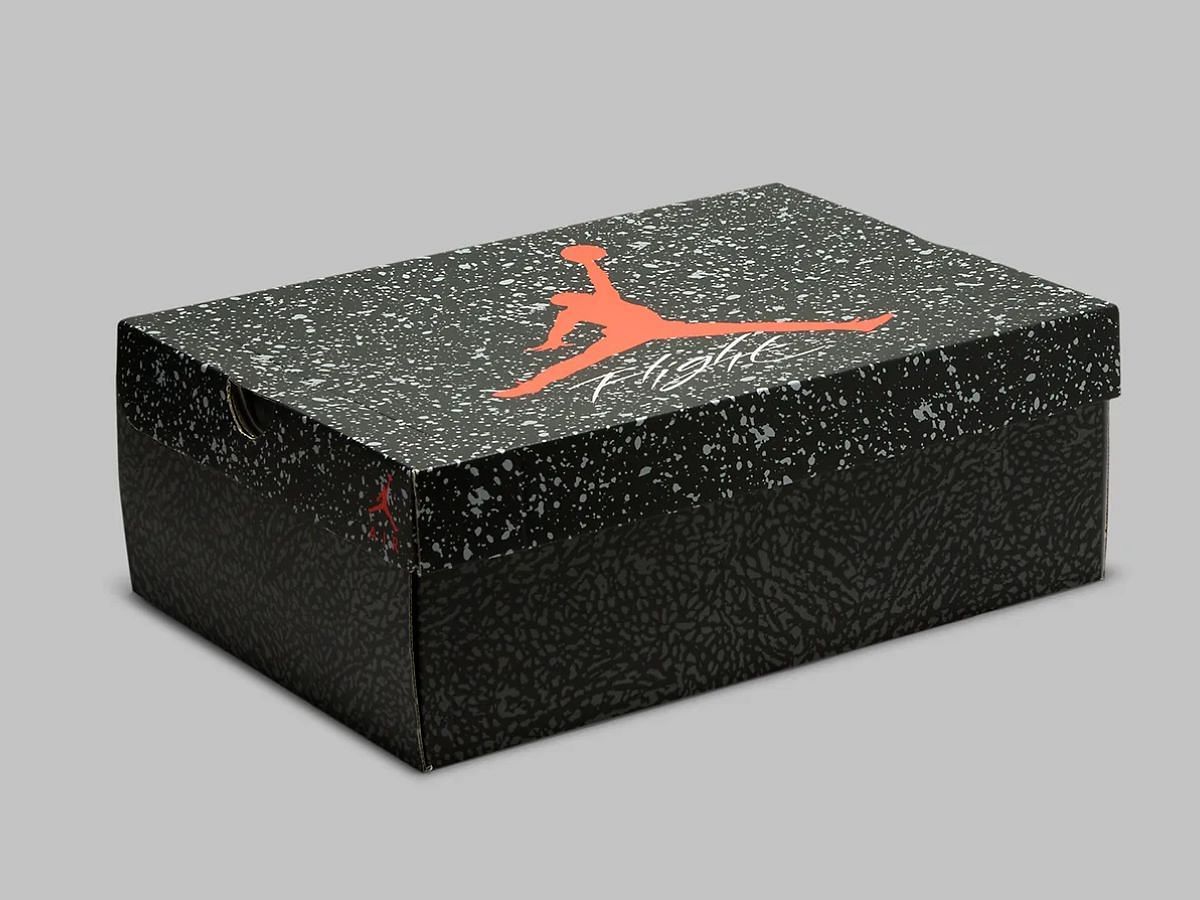 Packaging of Jordan Spizike Low Bred sneakers (Image via Sneaker News)