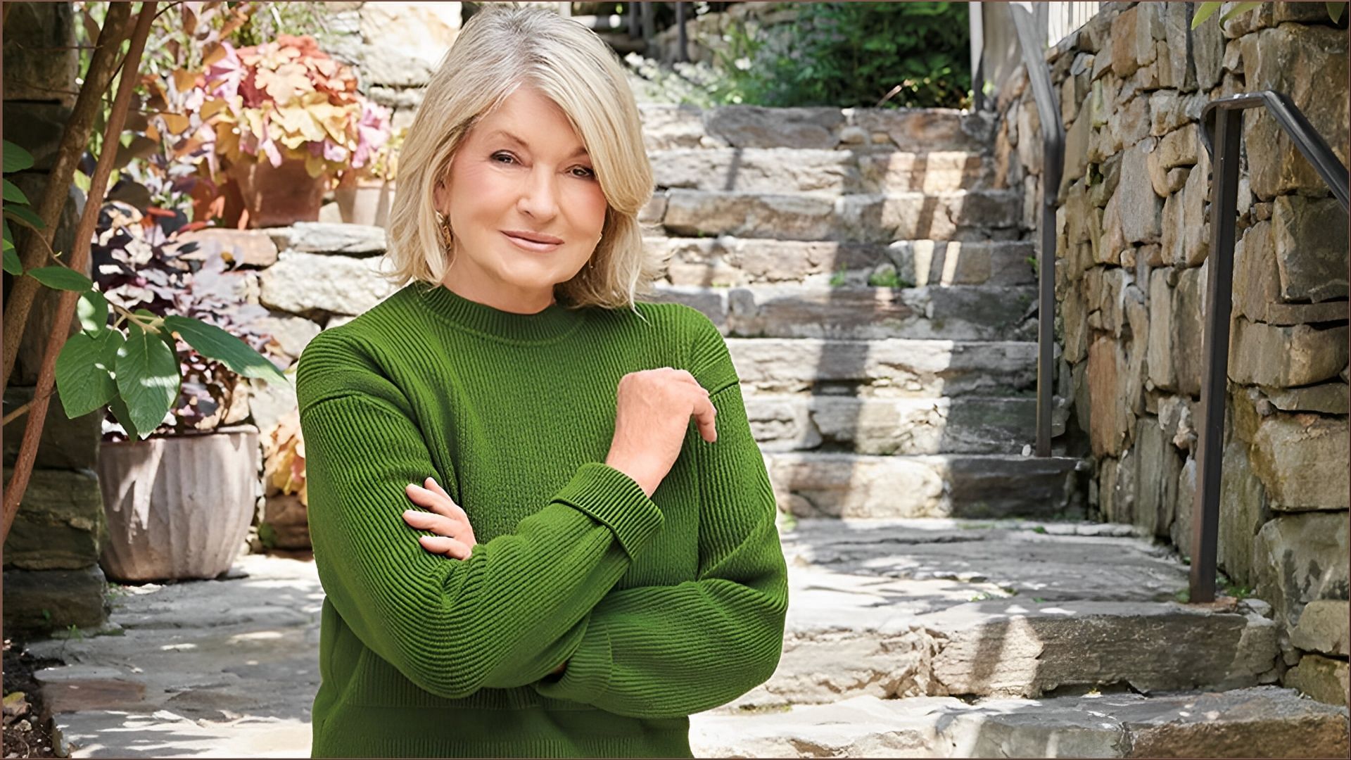 Martha Stewart Bakes 30 Pies After Canceled Thanksgiving Gathering ...