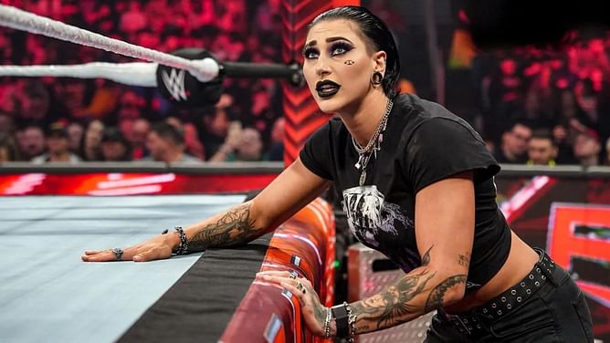 WWE star shares thirsty image to attract Rhea Ripley