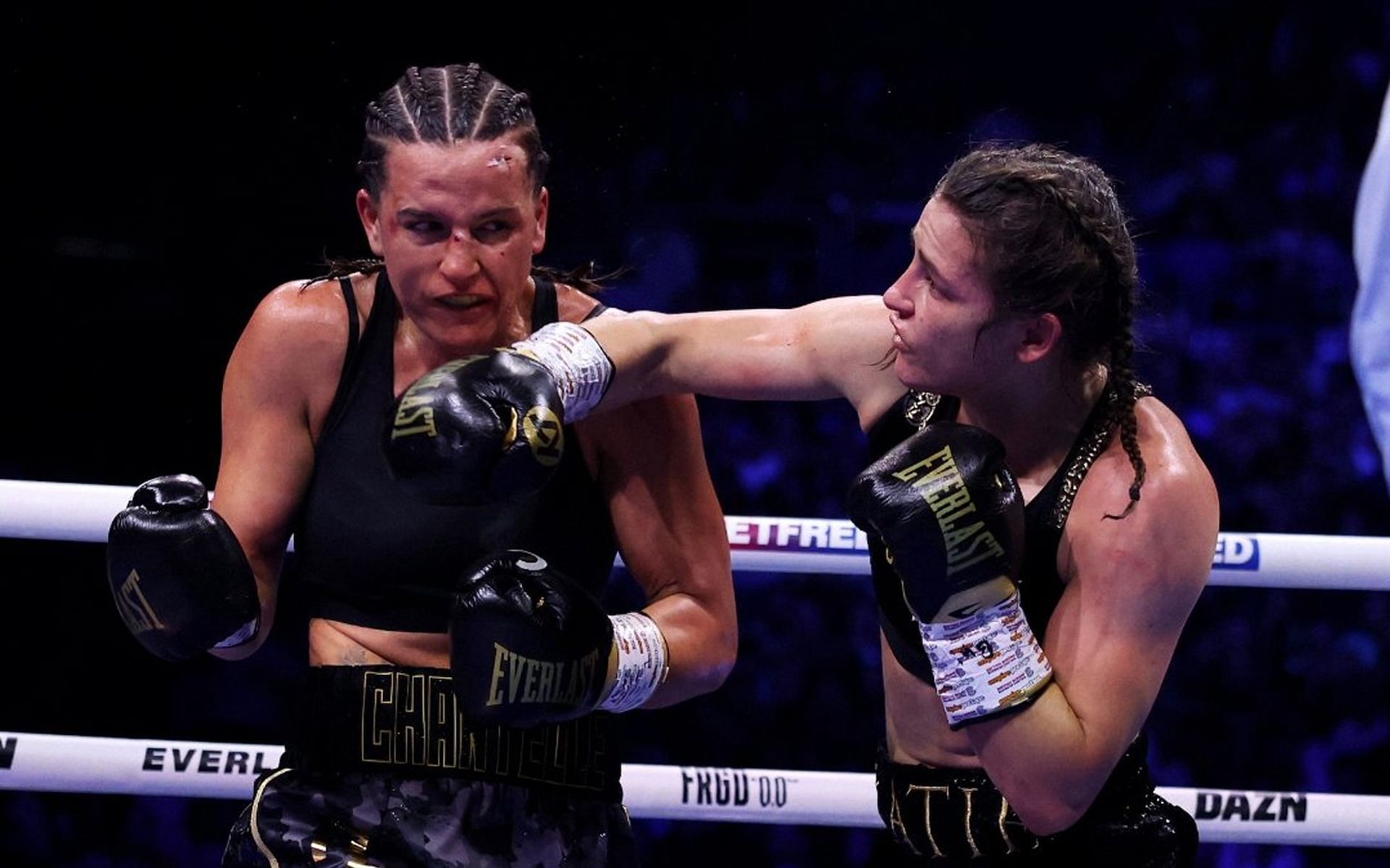 Katie Taylor and Chantelle Cameron in their rematch (Image Courtesy: @DAZNBoxing 