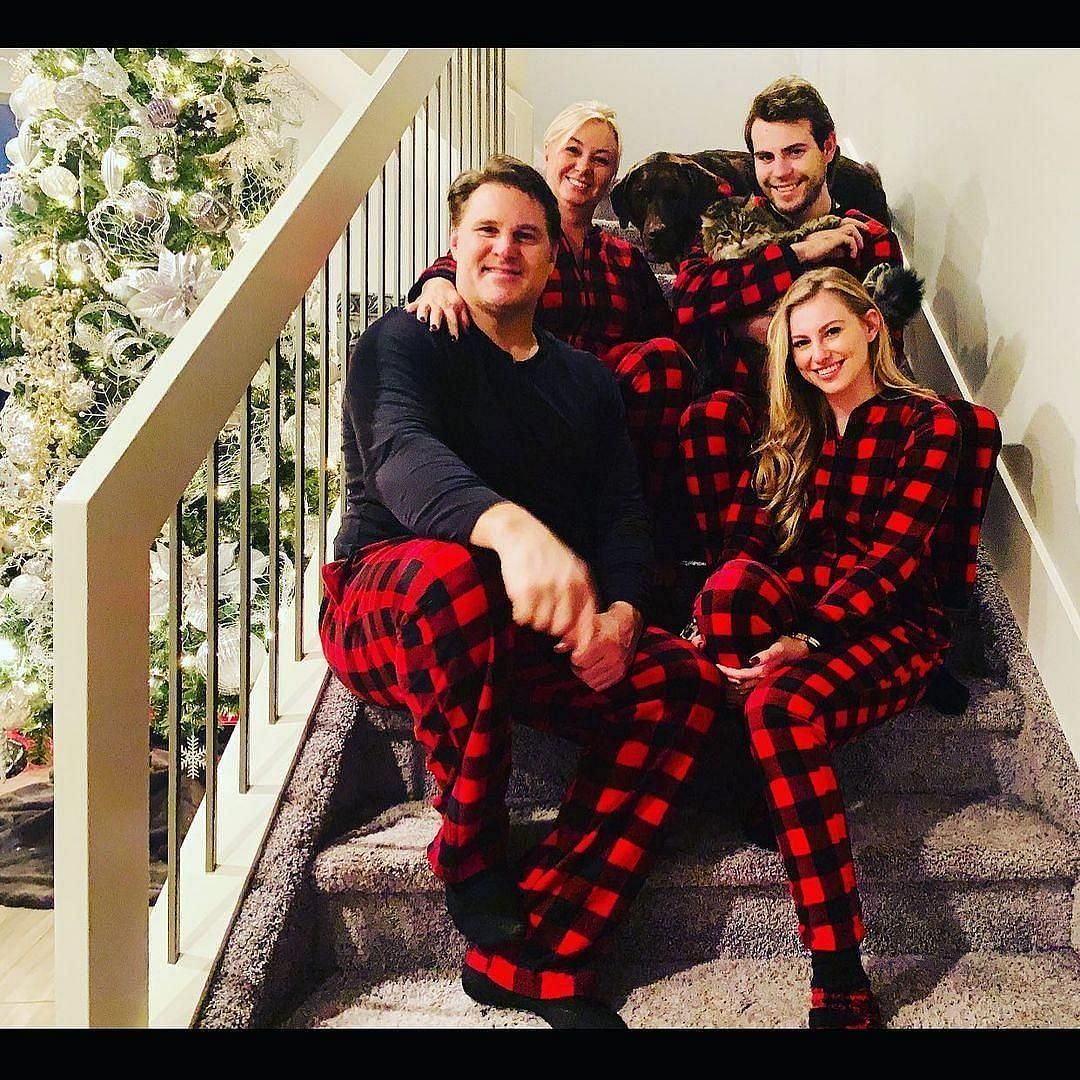Jake DeBrusk  wtih Family, Source: Charlie McAvoy&rsquo;s father&rsquo;s Instagram/@lou_dog2929