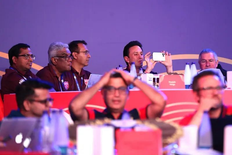 IPL Auction 2022 Latest Updates: Ishan Kishan, Deepak Chahar, Shreyas Iyer  Make Big Bucks; Teams Splurge On Uncapped Players On Dramatic Day 1 - News18