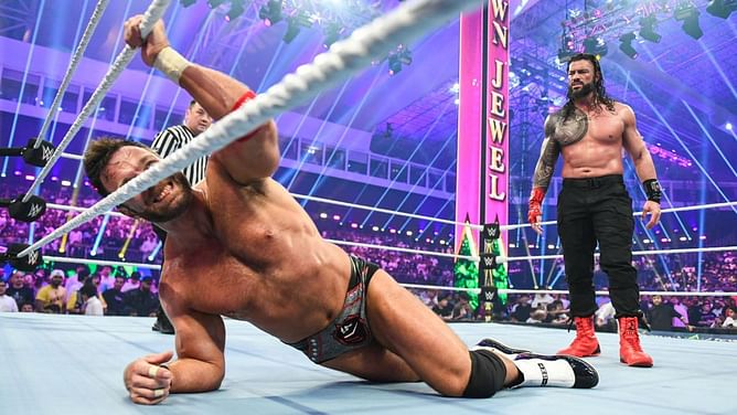 WWE Hall of Famer weighs in on what LA Knight should do following loss to Roman Reigns