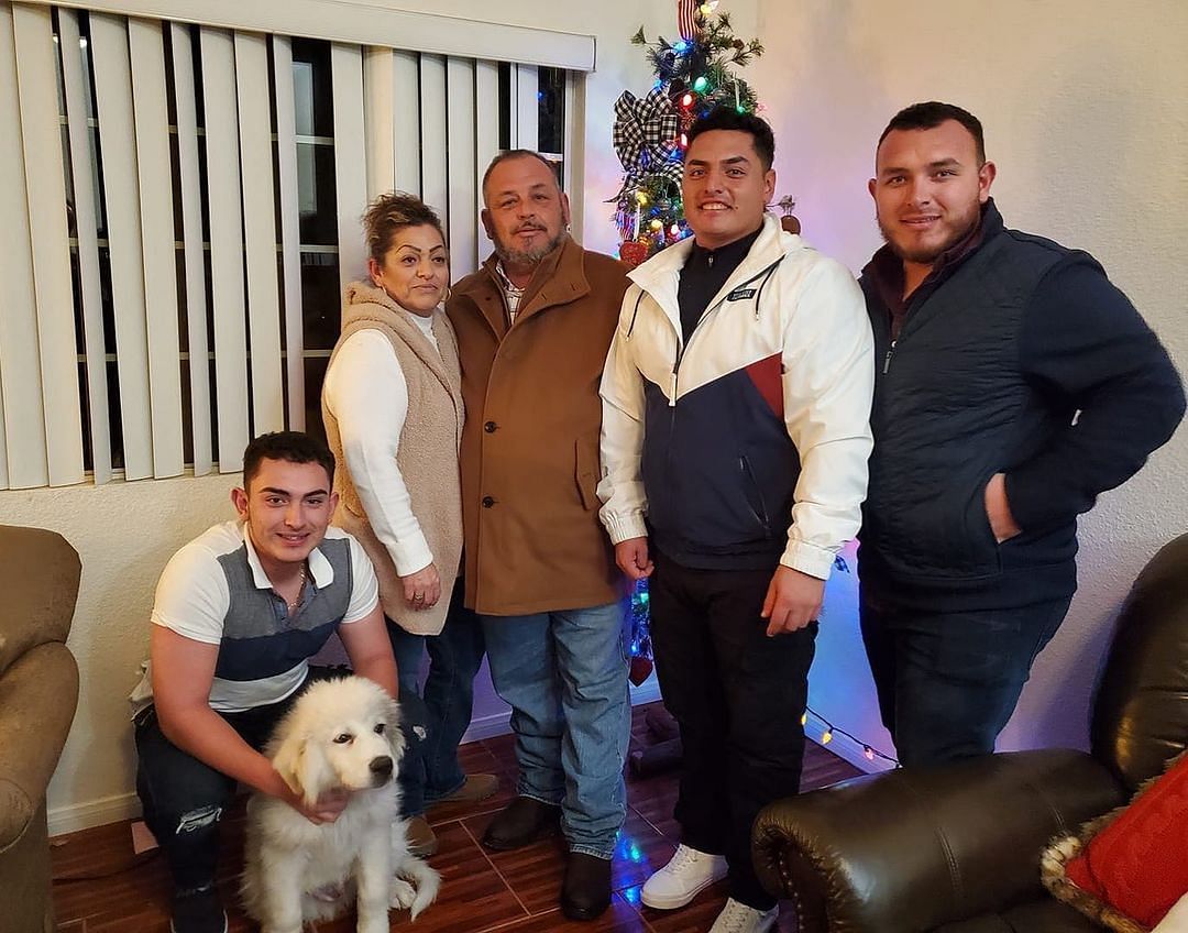 Alejandro Kirk with mother, father, and two brothers. Source: Alejandro Kirk&rsquo;s official Instagram handle @alexkirk5