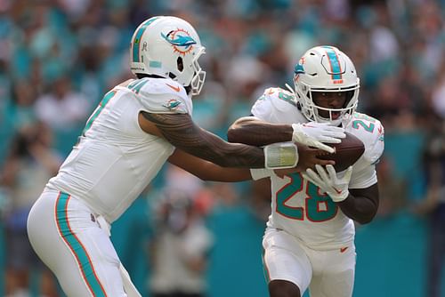 De'Von Achane during Las Vegas Raiders against the Miami Dolphins