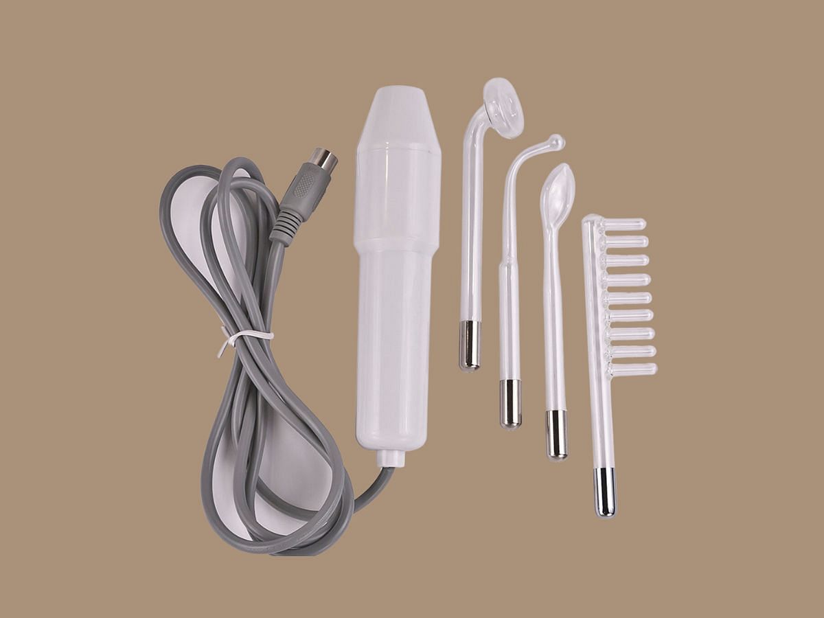 Tools for high-frequency hair treatment (Image via Pexels)