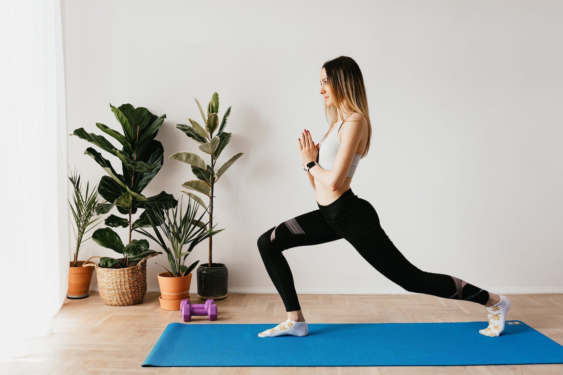 Low lunge yoga pose. (Image credits: Pexels/ Karolina Grabowska)