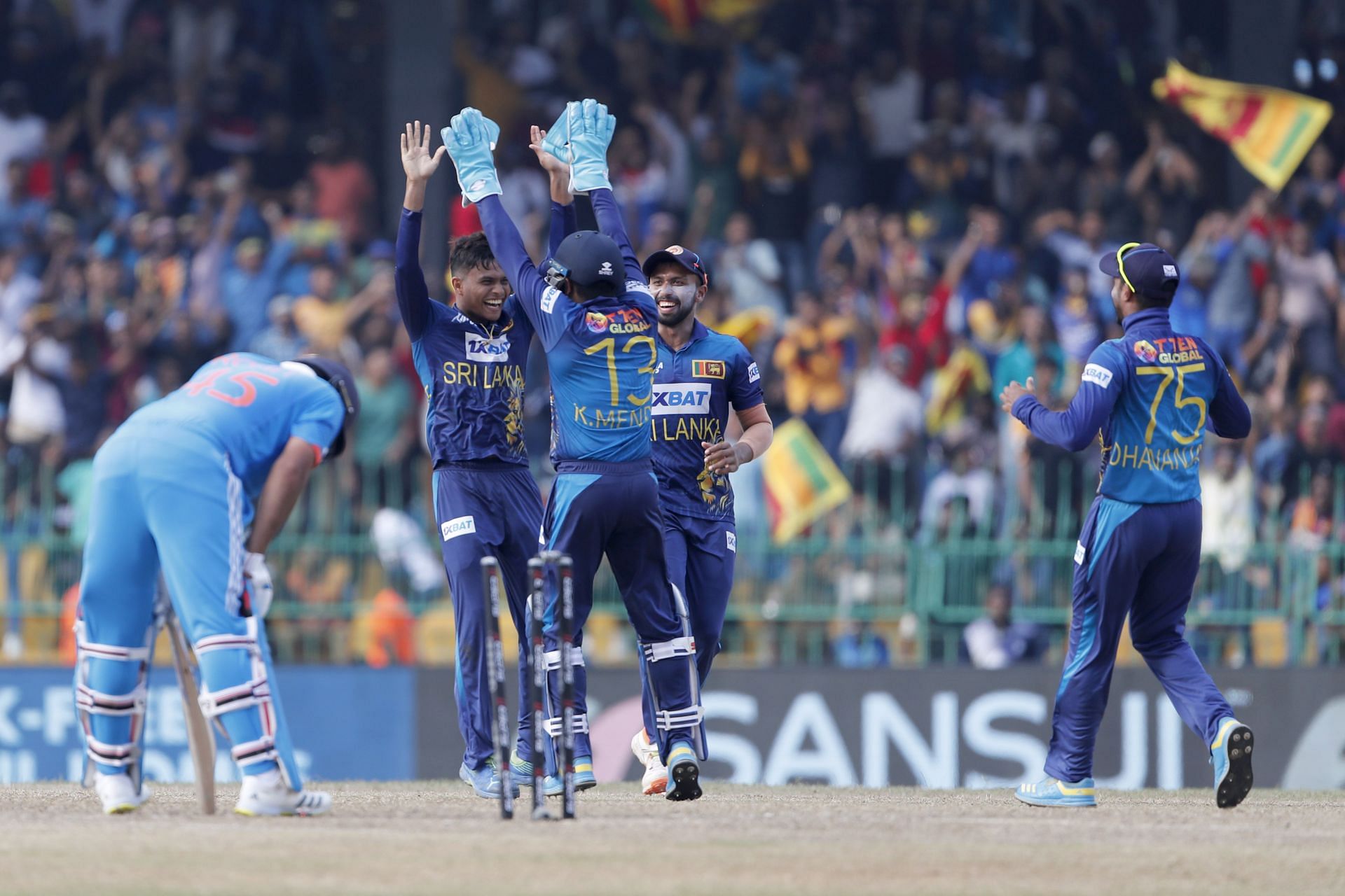 Dunith Wellalage strikes, Sri Lanka v India - Asia Cup