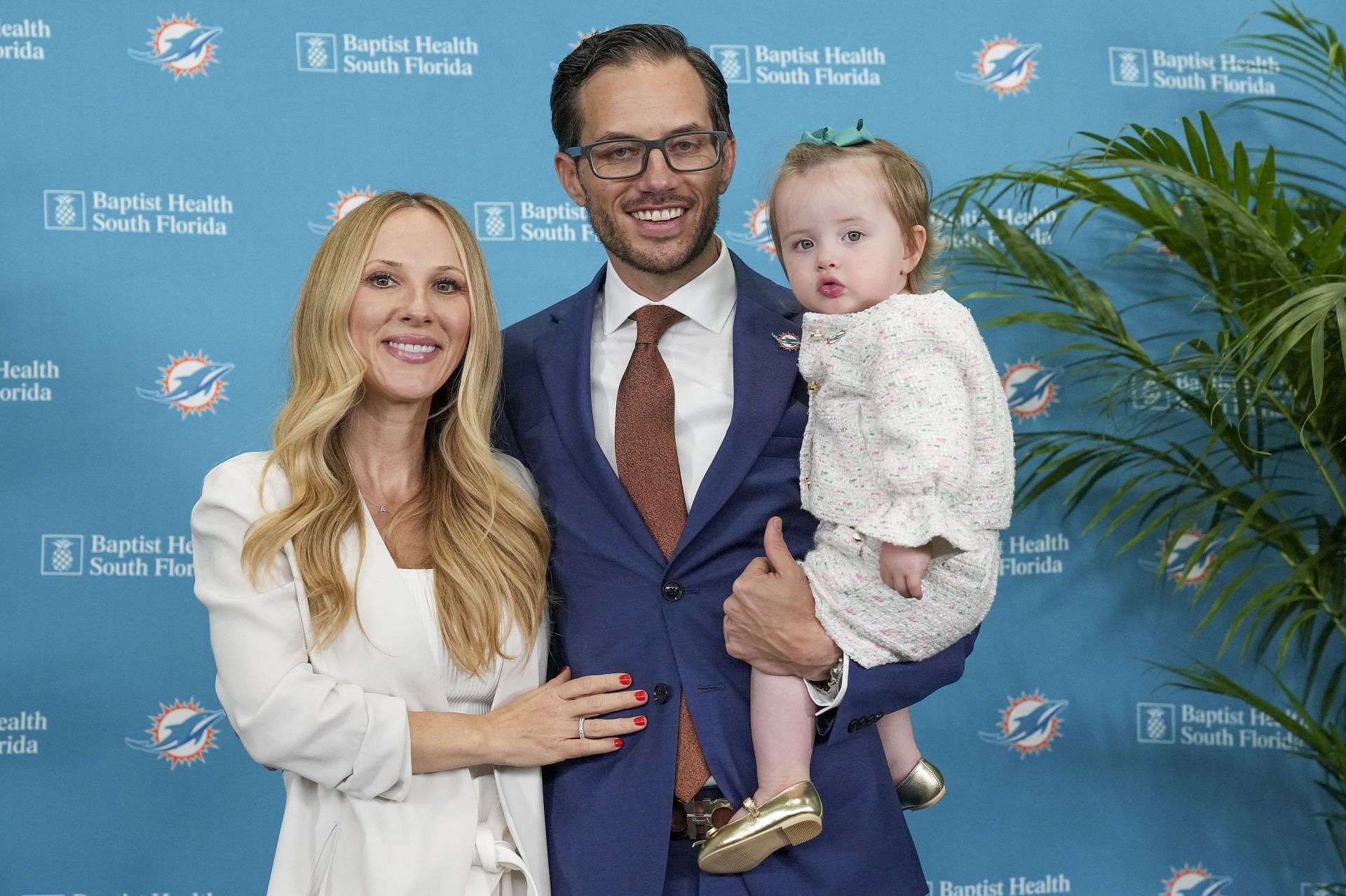Miami Dolphins HC Mike McDaniel with wife Katie Hemstalk and daughter Alya June McDaniel