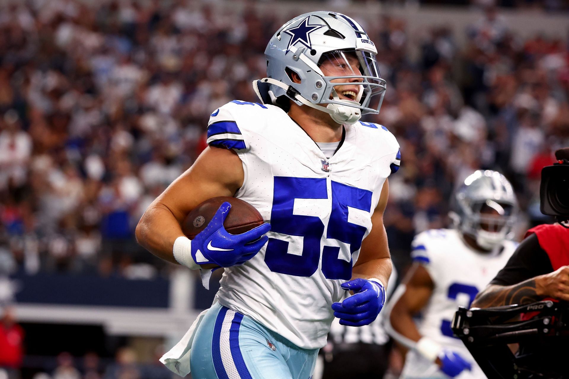 Leighton Vander Esch during New England Patriots vs Dallas Cowboys