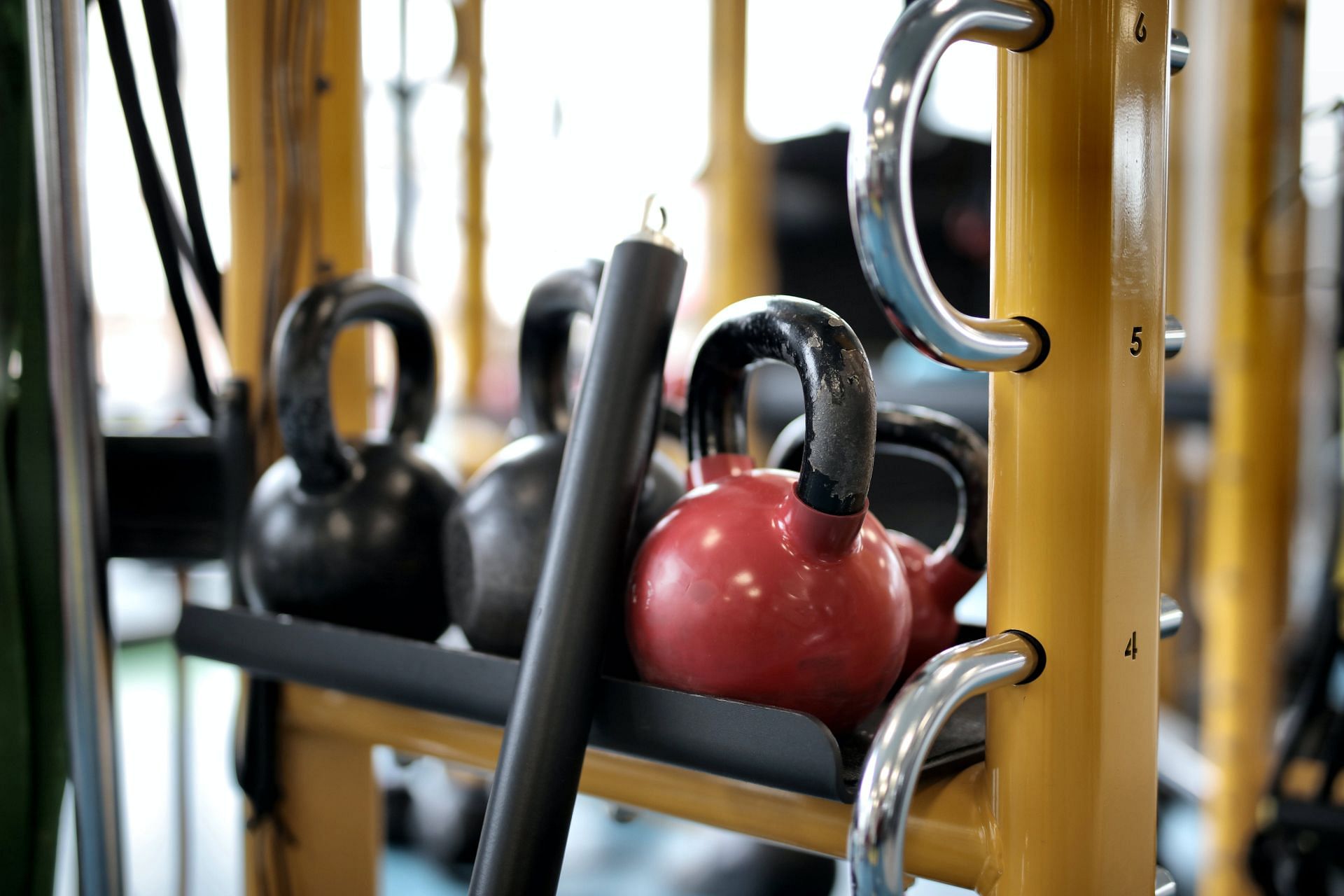 Kettlebells are great for compound exercises. (Image via Pexels / Andrea)
