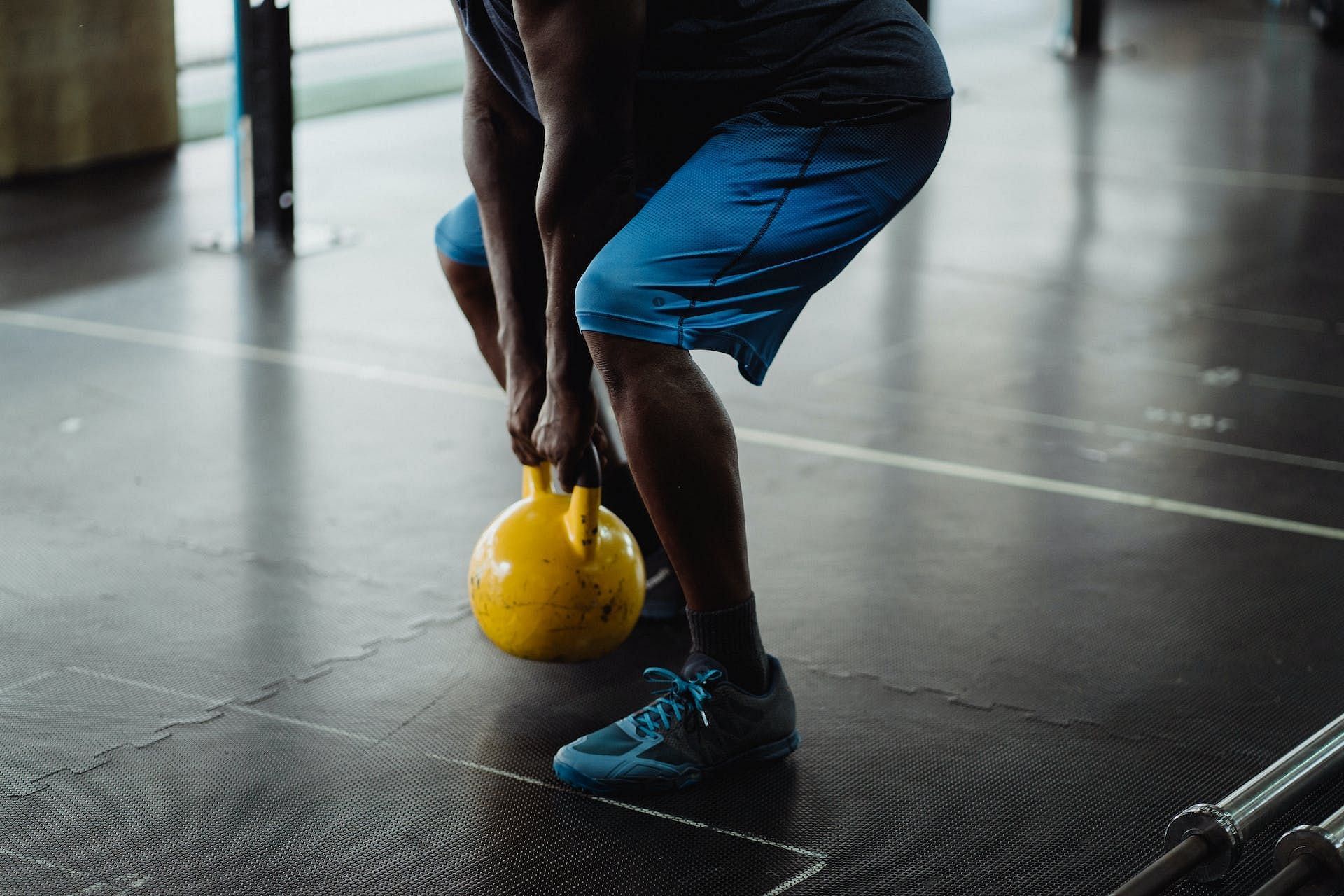 Kettlebell deadlifts. (Image credits: Pexels/ Ketut Subinyato)