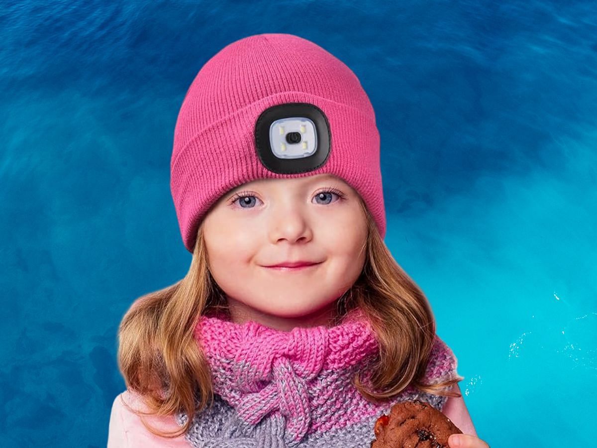 The Etsfmoa unisex beanie for kids (Image via Amazon)