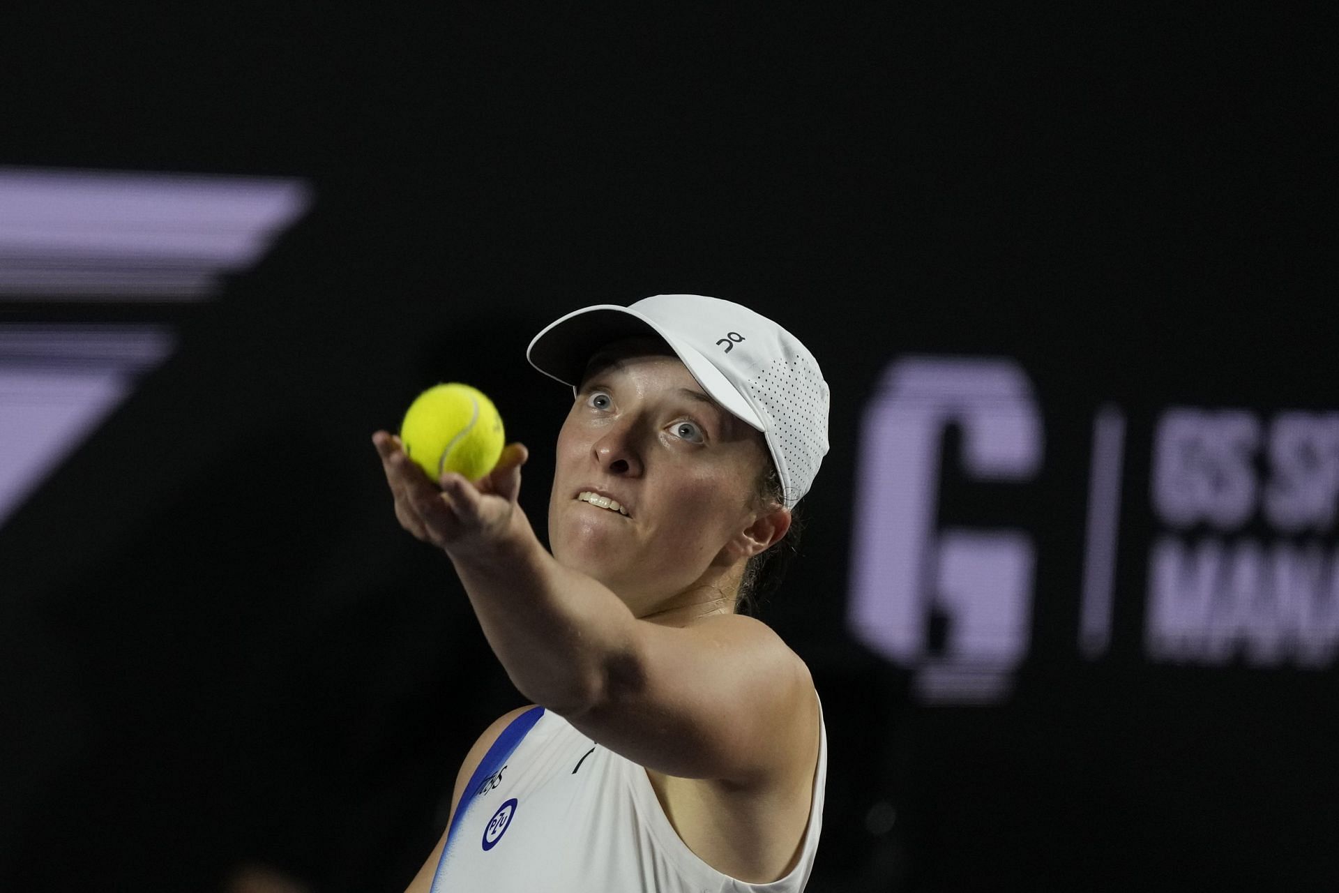 No.2 Swiatek beats No.1 Sabalenka in WTA Finals semis, Sports