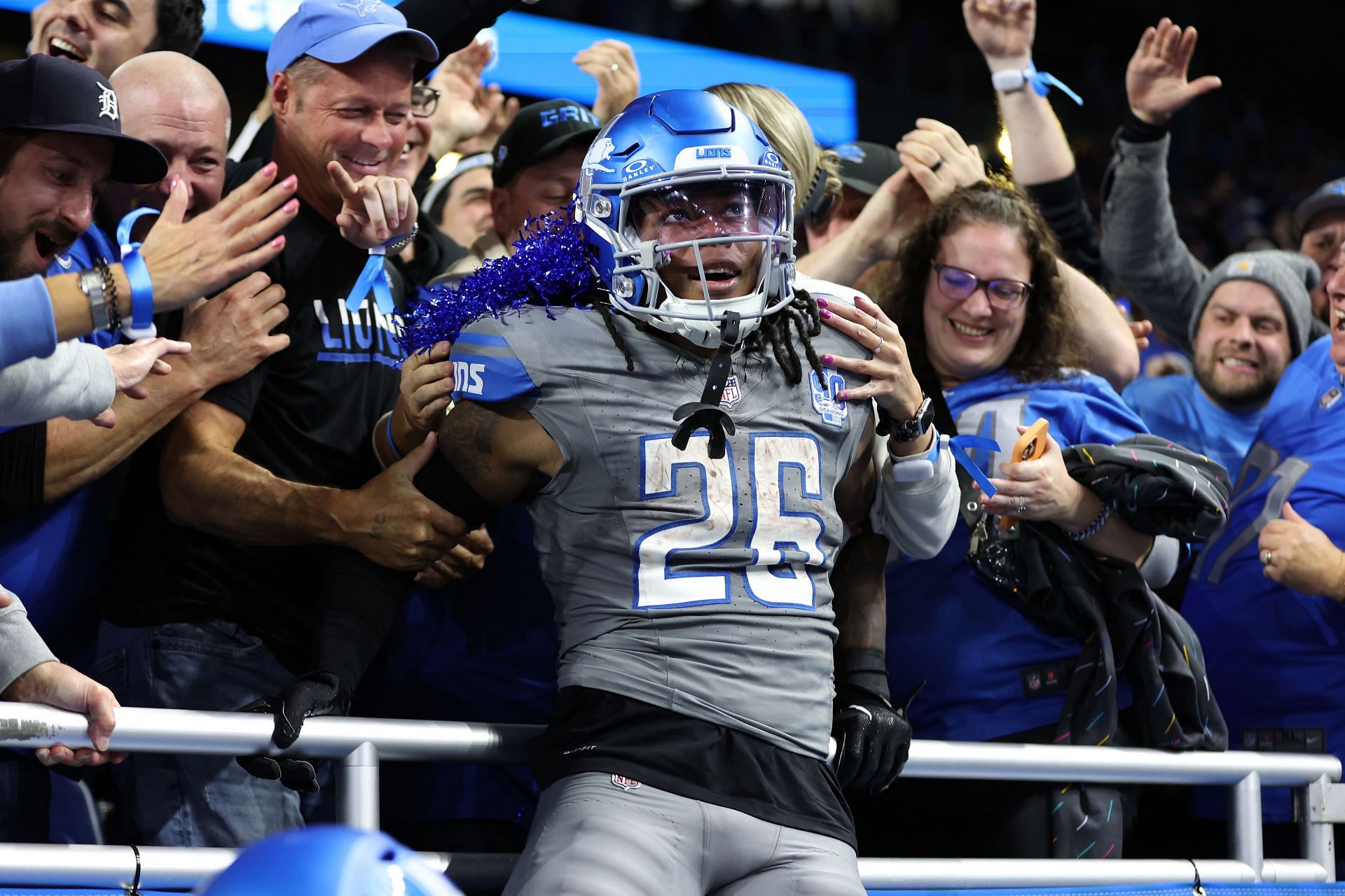 Jahmyr Gibbs after scoring a touchdown vs the Las Vegas Raiders