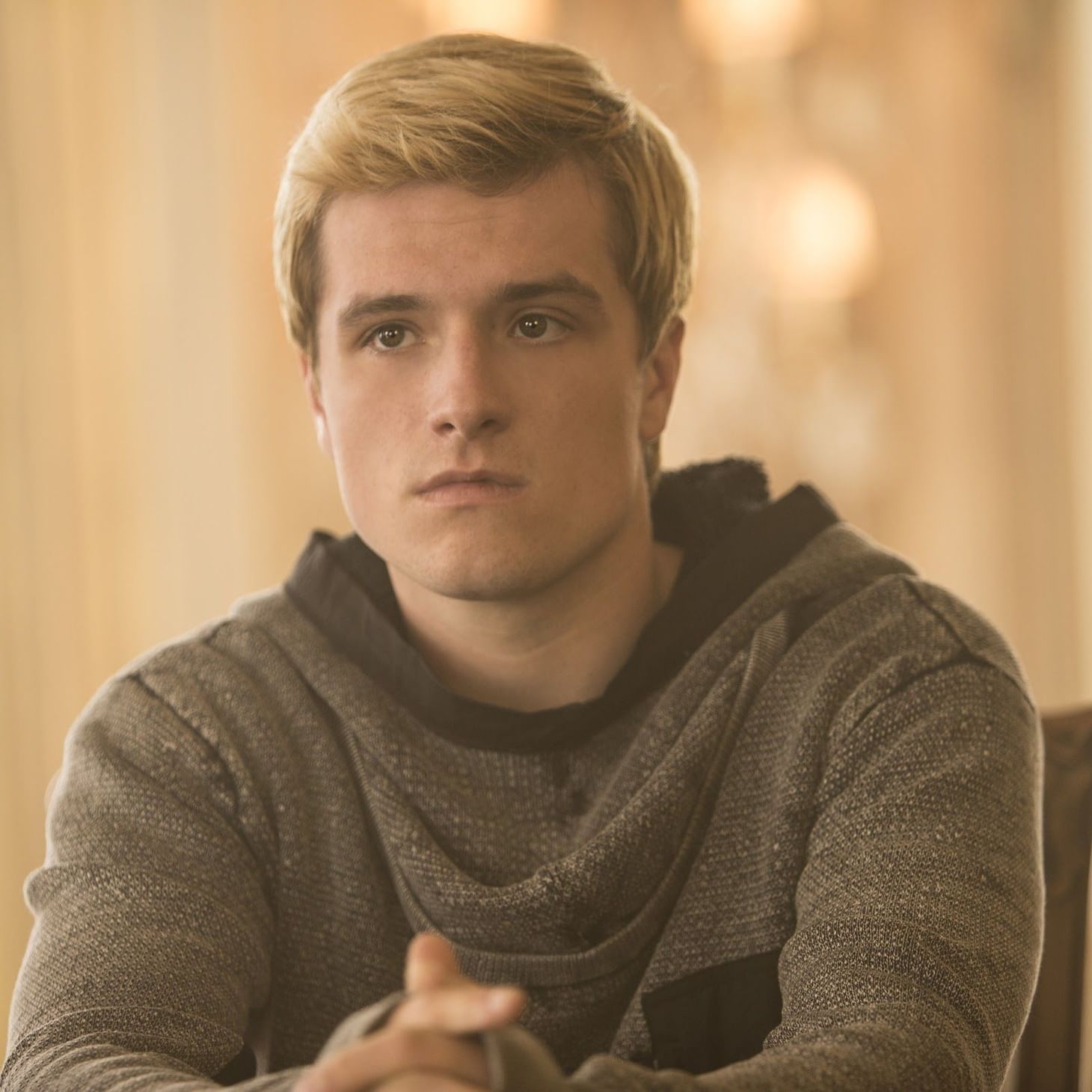 Does Peeta die in Hunger Games?