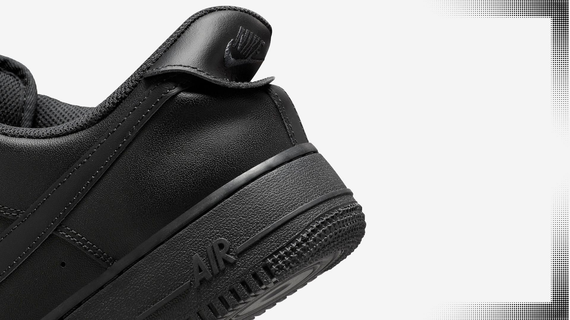 Take a closer look at the EasyOn heel counters of the sneaker (Image via Nike)