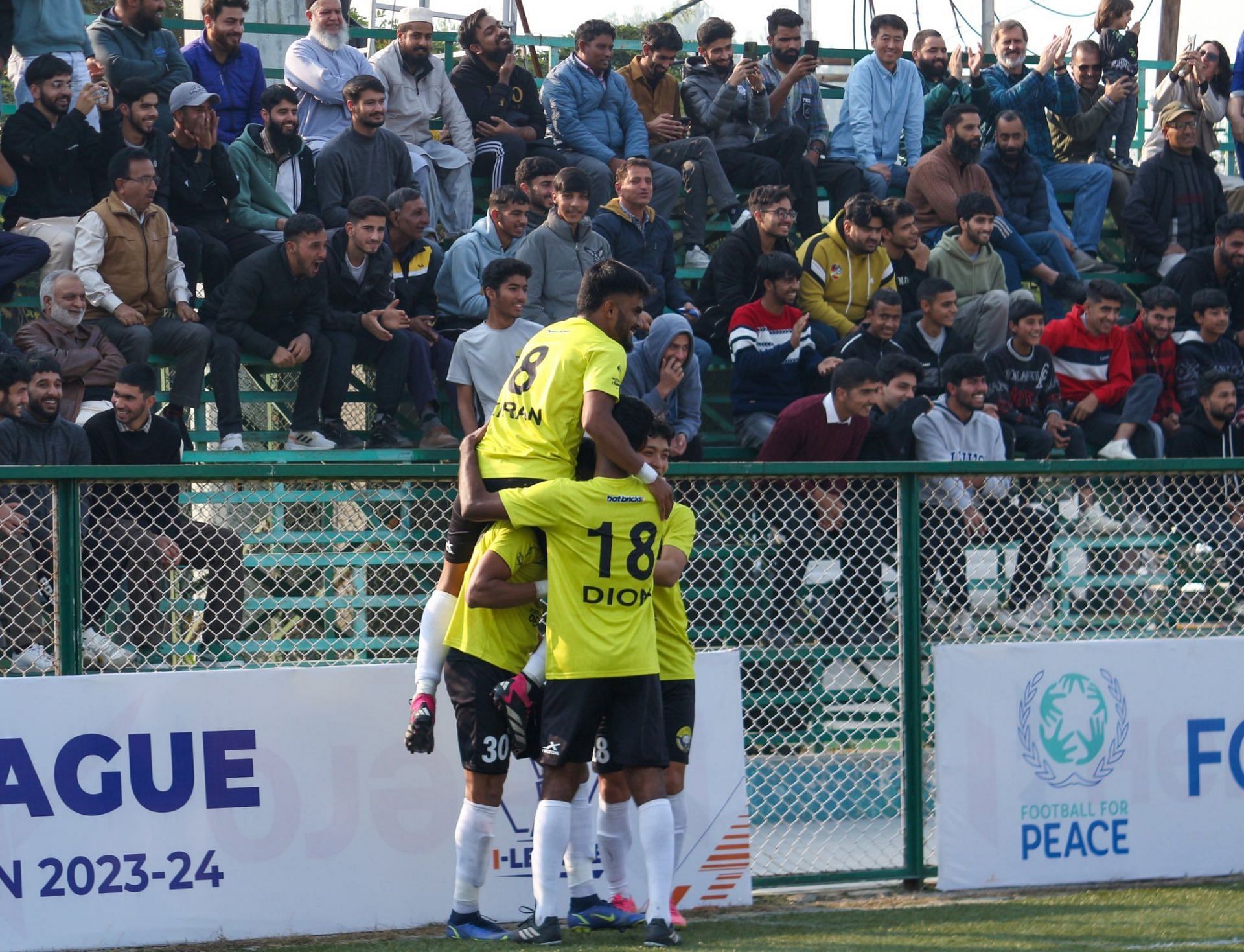 Real Kashmir FC players celerate their victory against Rajasthan United FC (Image Courtesy: Twitter/I-League)