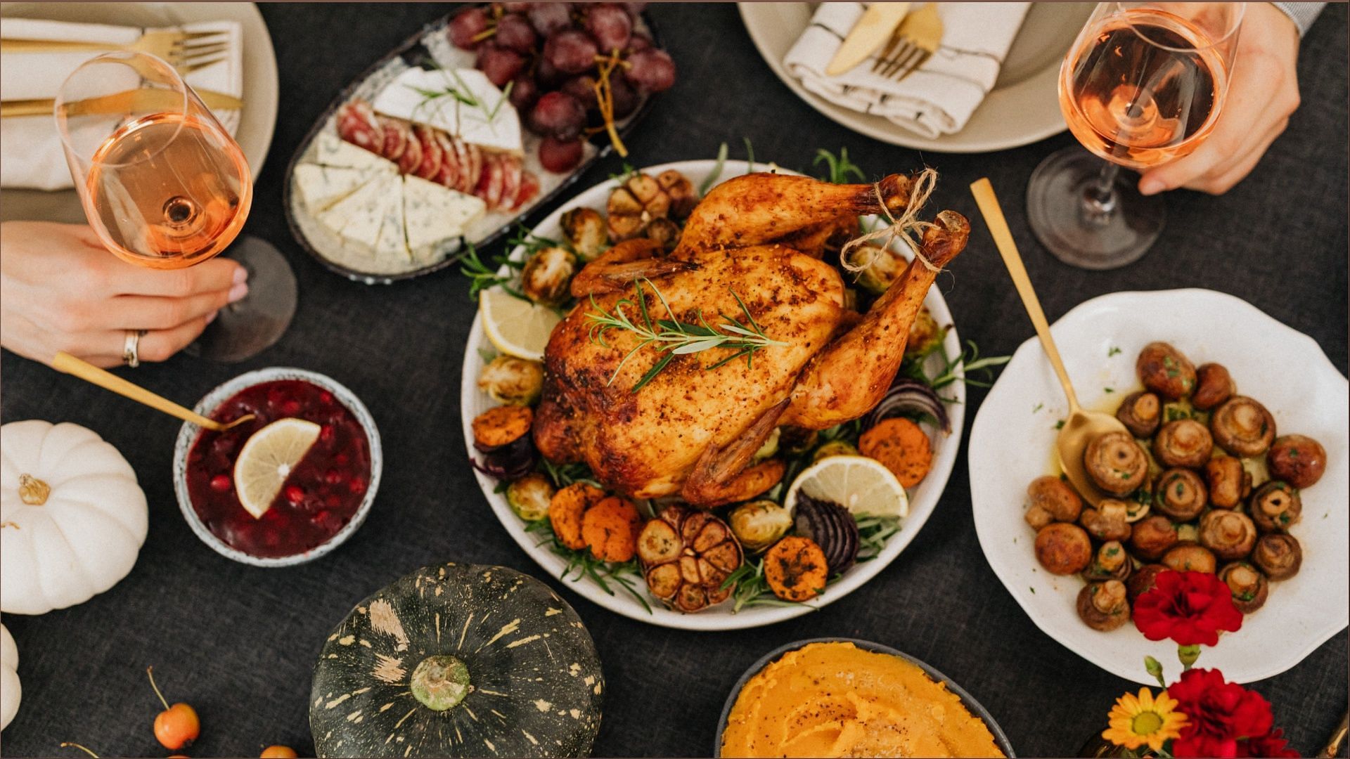 Target introduces new Thanksgiving meal essentials at $25 (Image via Karolina Grabowska / Pexels)