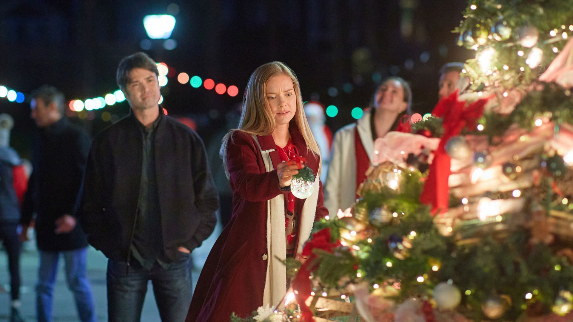 Everything Christmas cast list Katherine Barrell, Cindy Busby, and