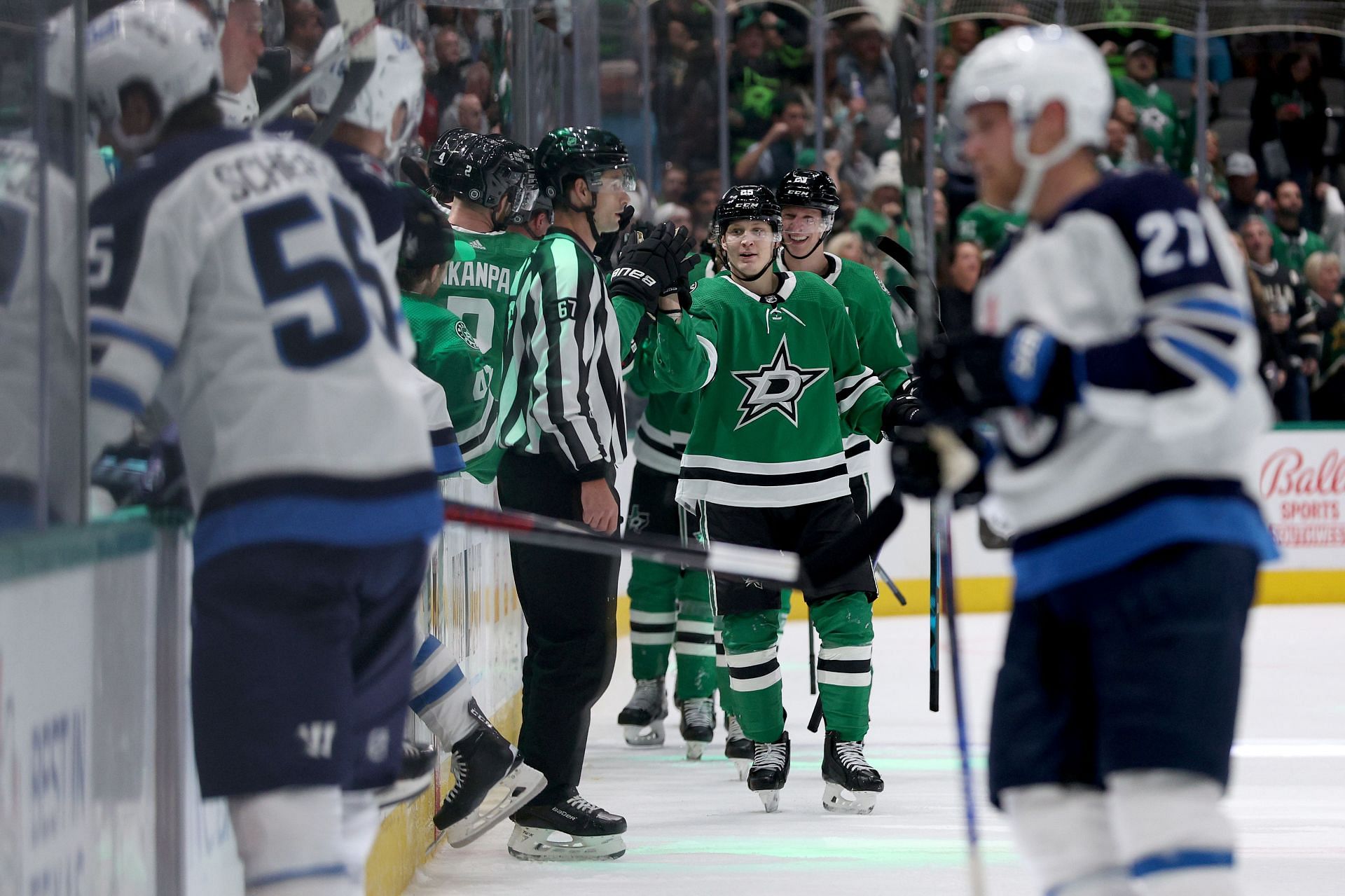 Winnipeg Jets v Dallas Stars