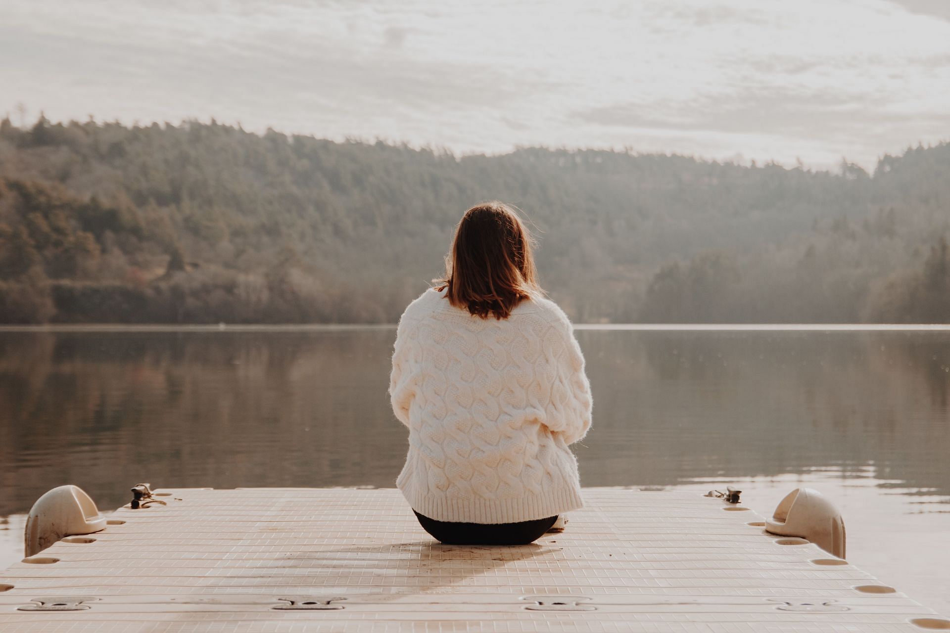 Remaining seated (Image via Unsplash/Celine)